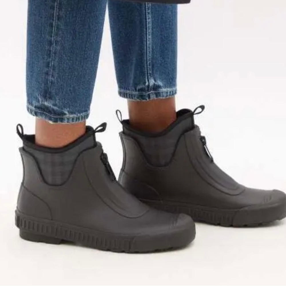 NIB Burberry Flinton Vintage-check Rubber Rain Boots Black Sz US 10.5-11…